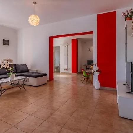 Casa Loreta - Pet Friendly With Pool Casa de Férias