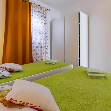 Casa Loreta - Pet Friendly With Pool * Sisan